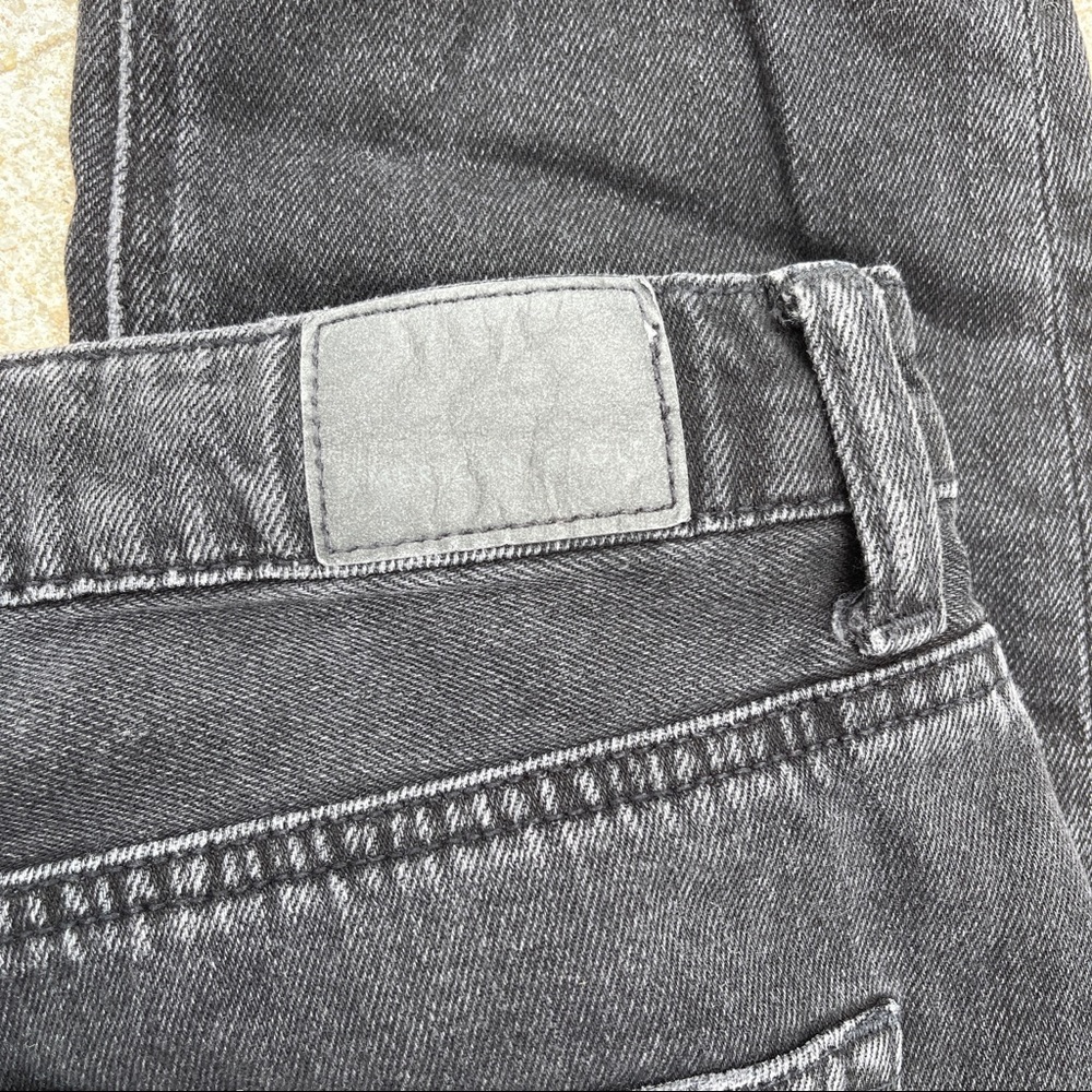 American Eagle Highest Rise Mom Jeans Black Distressed Womens 4 Extra Short 4XS - Picture 8 of 10